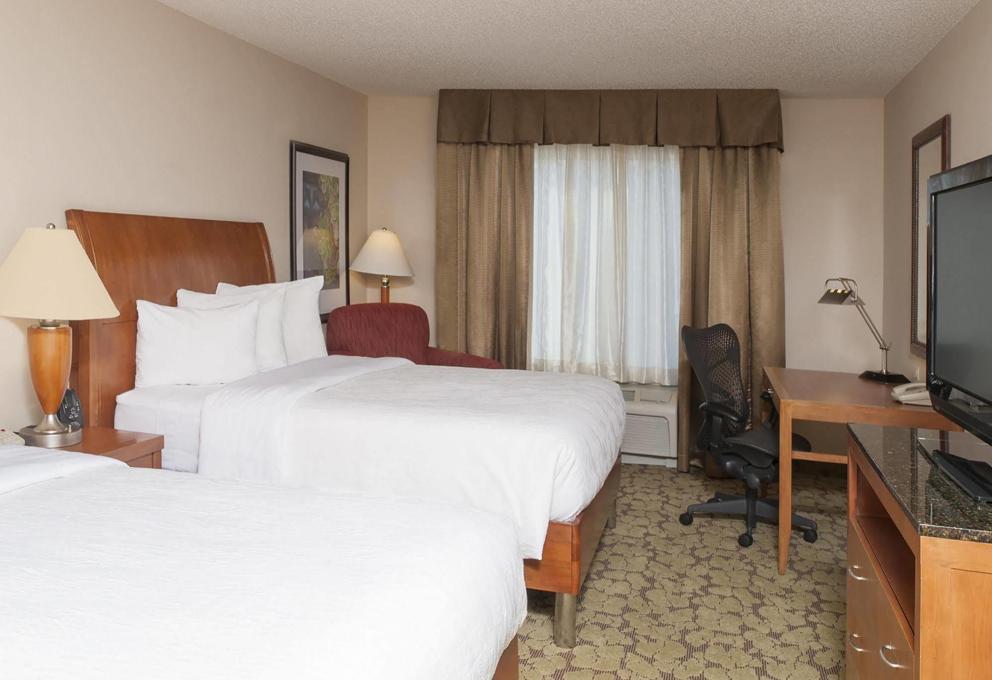 Hilton Garden Inn St. Paul Oakdale Экстерьер фото