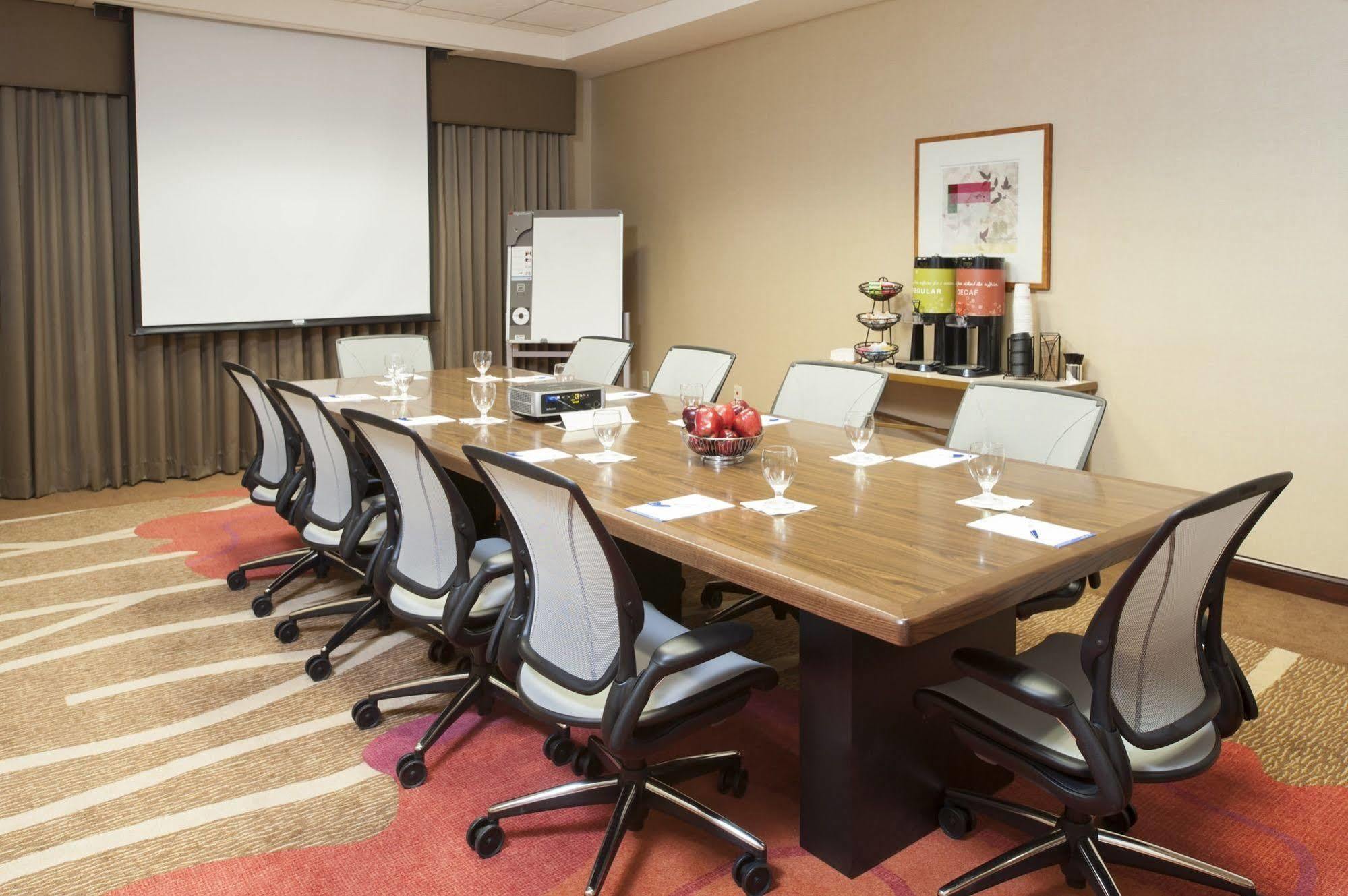 Hilton Garden Inn St. Paul Oakdale Экстерьер фото